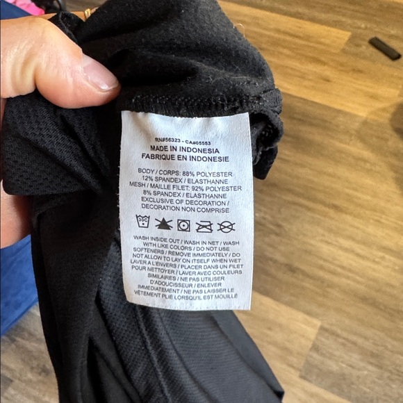 Nike Black Long Sleeve Silver Air Logo Shirt Womens Midlayer Mesh back XL - Picture 7 of 7